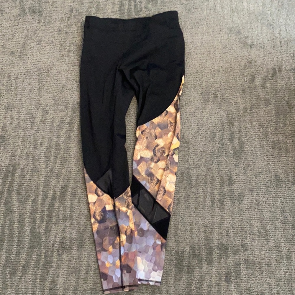 Athleta leggings black and gold